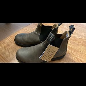 Blundstone ladies US 10 (Australia size 7)